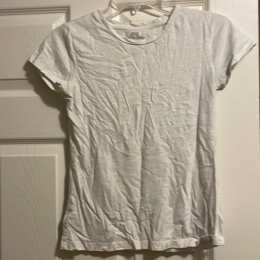 Plain white tshirt